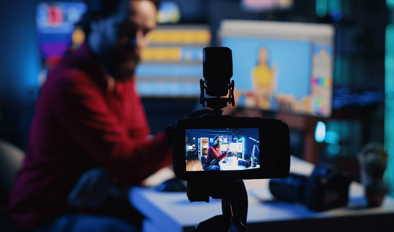 DCB (Digital Content Broadcasting)